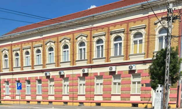 U toku je velika rekonstrukcija fasade na Domu učenika u Zrenjaninu