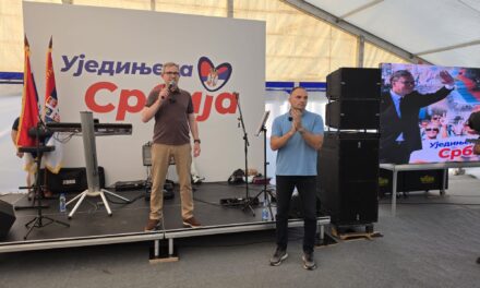 Održan skup „Srbija pobeđuje” u Perlezu