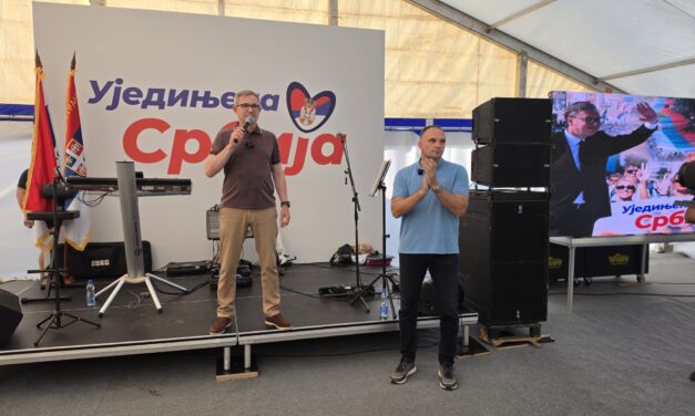 Održan skup „Srbija pobeđuje” u Perlezu