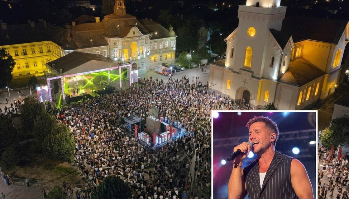 Saša Kovačević namestio sjajnu atmosferu na Trgu slobode u Zrenjaninu(VIDEO)