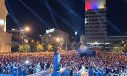 Dragana Mirković zapalila prepuni Trg slobode četvrte večeri Dana piva