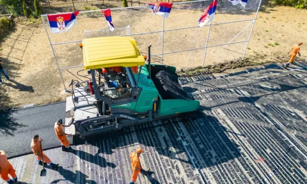 Završeni radovi na asfaltiranju sportskog terena u centru Stajićeva 