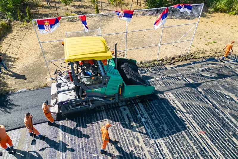 Završeni radovi na asfaltiranju sportskog terena u centru Stajićeva 