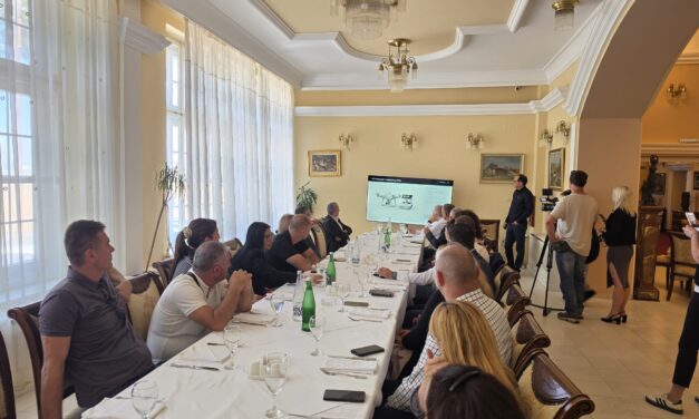 Zrenjanin pionir digitalizacije pogrebnih usluga: Predstavljen inovativni info-kiosk i aplikacija za pronalaženje grobnih mesta